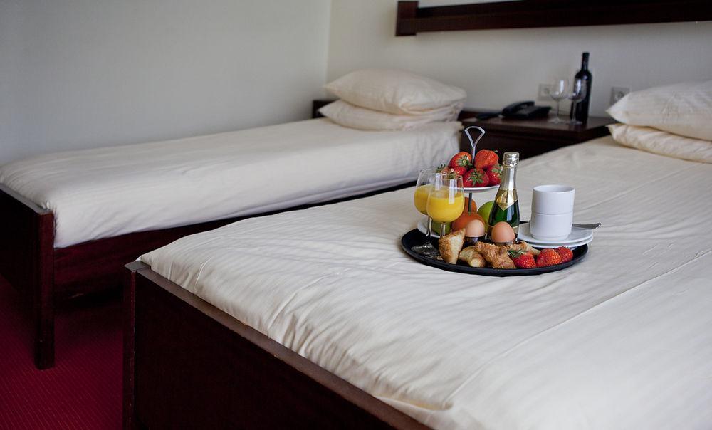 Hotel Restaurant Ruimzicht Zeddam ภายนอก รูปภาพ